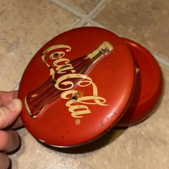 Vintage 1996 CocaCola Consolidated (Coke) Red Round Tin Collectible - Picture 1 of 3